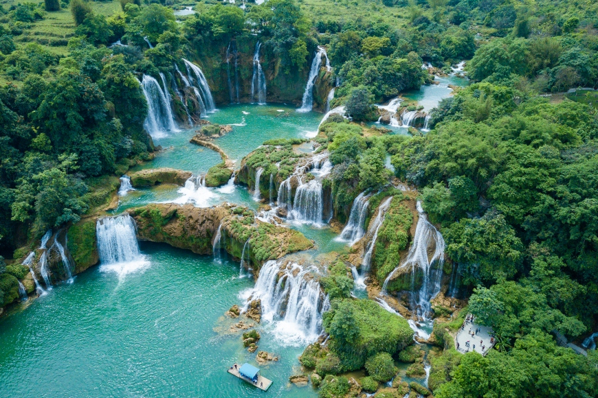 ទឹកធ្លាក់បាងយ៉ុក កាវបាង (Cao Bang Ban Gioc Waterfall)