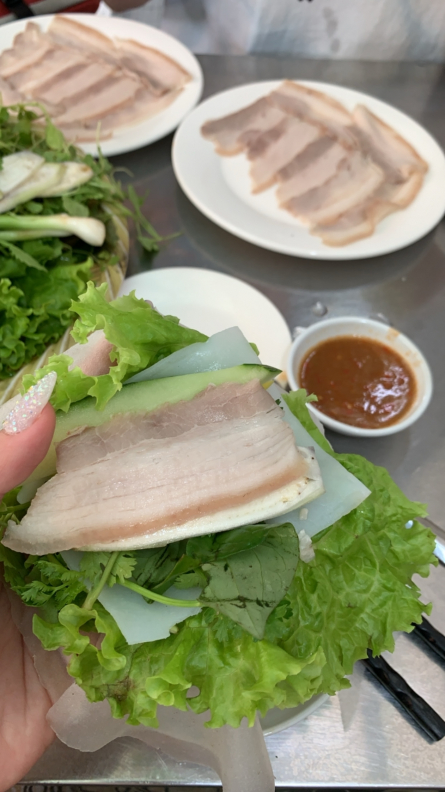 bánh tráng cuốn thịt heo