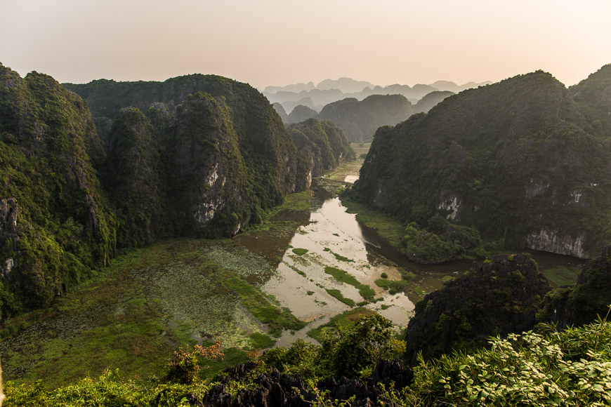 ជណ្តើរឡើងពីល្អាងមូអា