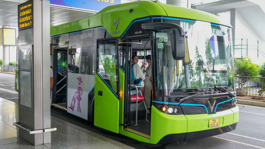 Xe buýt điện VinBus