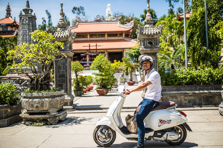ដាវីឌ ង្វៀន ដំណើរកម្សាន្ត Nha Trang Vespa