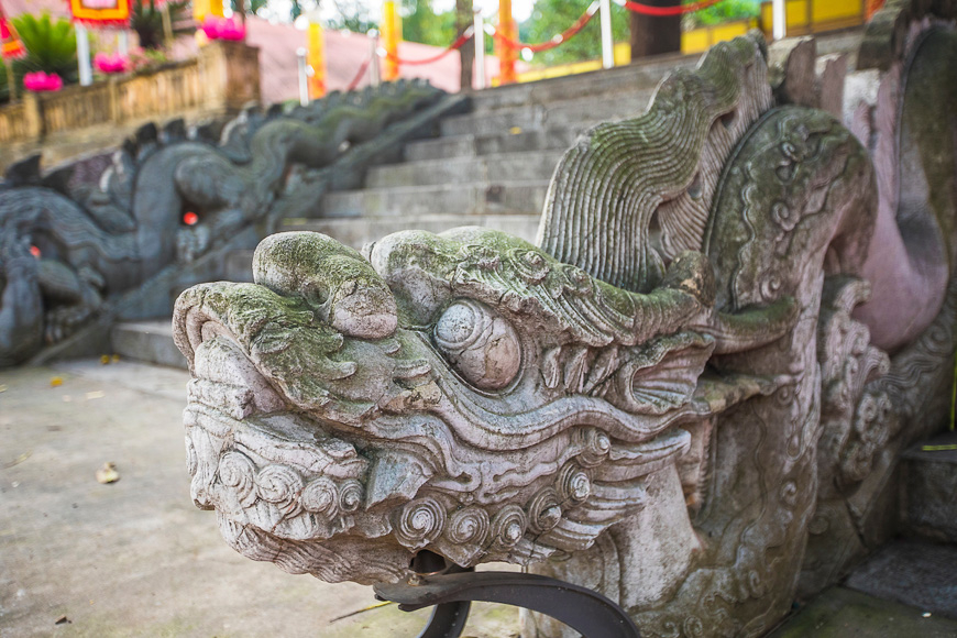Rồng đá Điện Kính Thiên