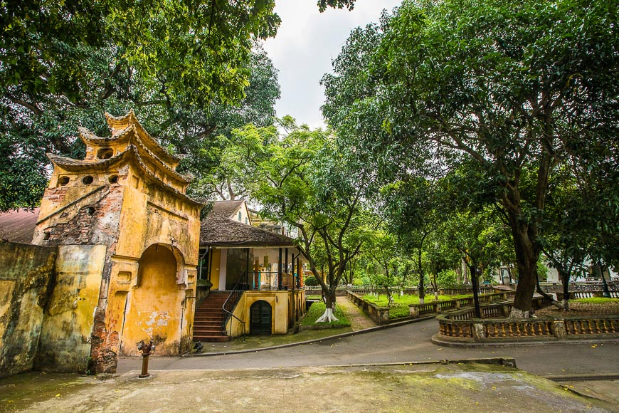 Nhà D67 Hoàng thành Thăng Long