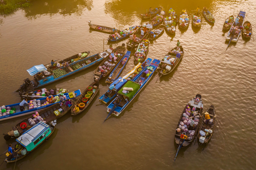 Chợ nổi Đồng bằng sông Cửu Long trên sông
