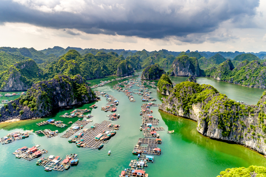 làng chài nổi ở vịnh hạ long