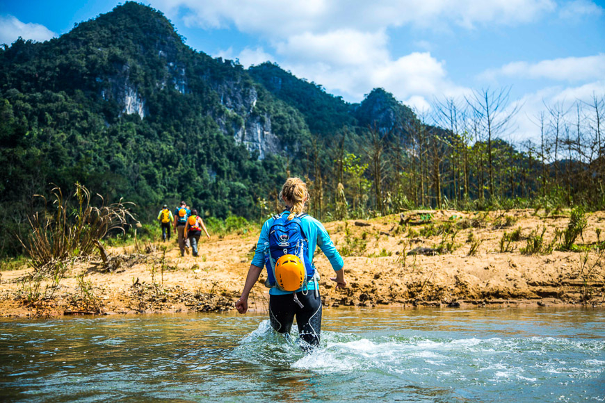 tour khám phá hang động việt nam