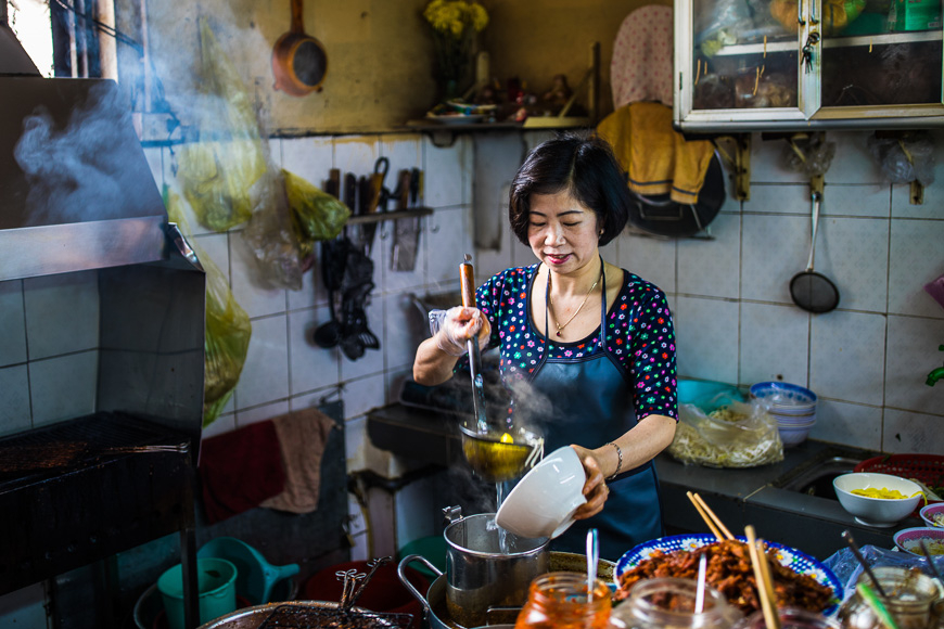 ăn ẩm thực đường phố ở Việt Nam